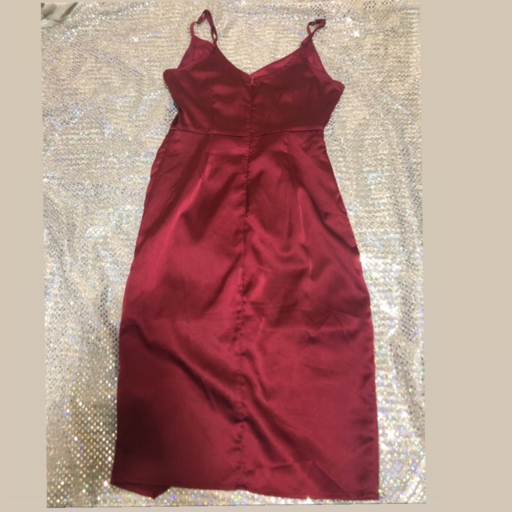Red Dress - Picture 2 of 2